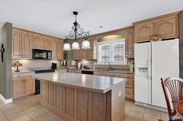 120 Ada Drive, Owens Cross Roads, AL 35763