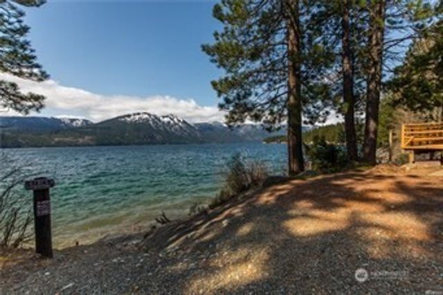 1211 Pine Loch Sun Drive, Ronald, WA 98940