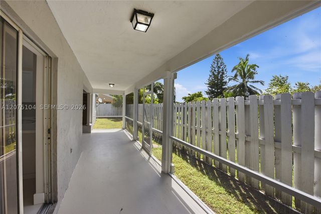 1181 SW 108th Ter, Davie, FL 33324