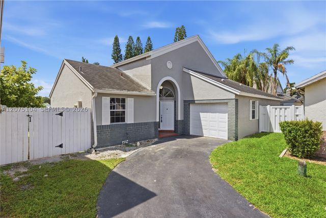1181 SW 108th Ter, Davie, FL 33324