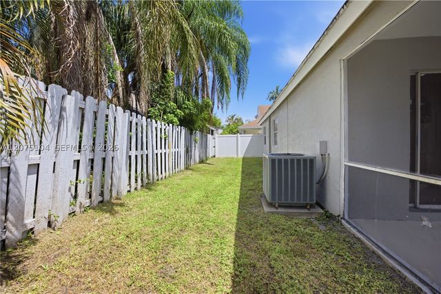 1181 SW 108th Ter, Davie, FL 33324