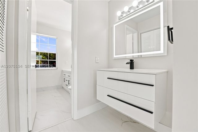 1181 SW 108th Ter, Davie, FL 33324