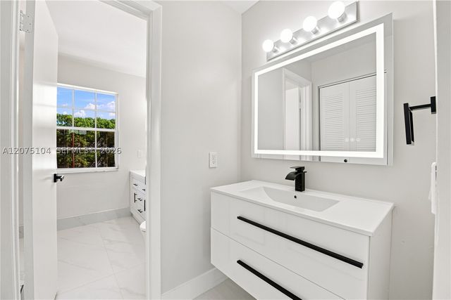 1181 SW 108th Ter, Davie, FL 33324