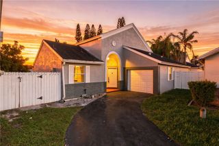 1181 SW 108th Ter, Davie, FL 33324