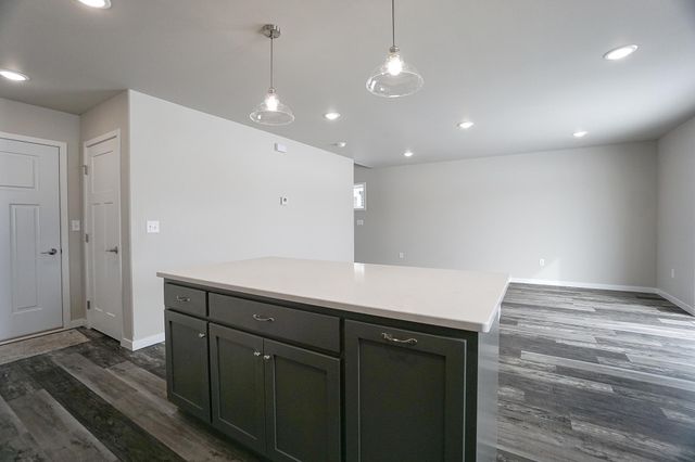 8068 Goldfinch Drive, Horace, ND 58047