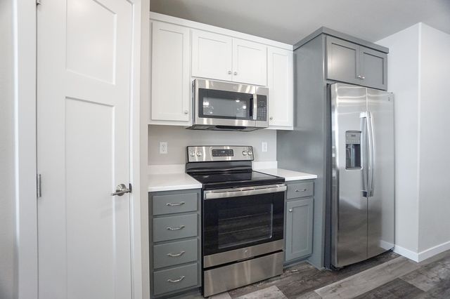 8068 Goldfinch Drive, Horace, ND 58047