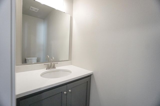 8068 Goldfinch Drive, Horace, ND 58047