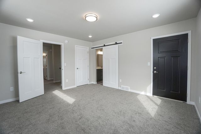 8068 Goldfinch Drive, Horace, ND 58047