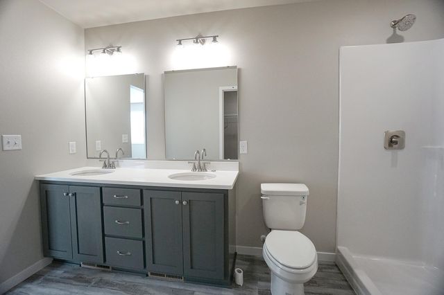 8068 Goldfinch Drive, Horace, ND 58047