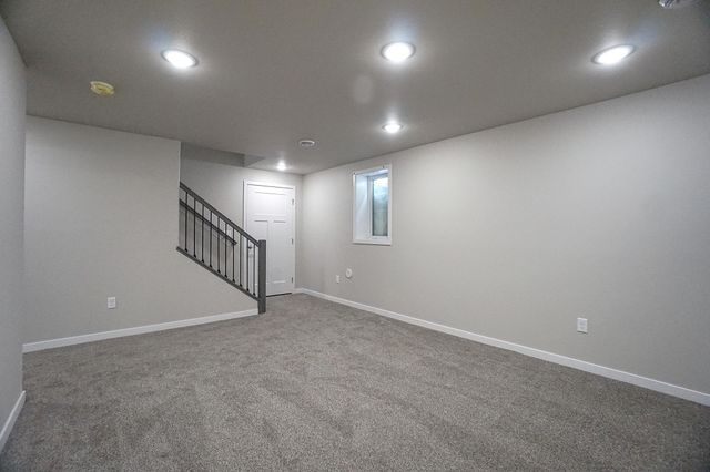 8068 Goldfinch Drive, Horace, ND 58047