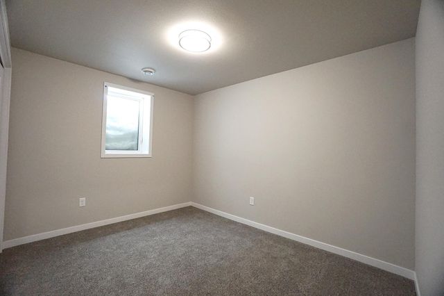 8068 Goldfinch Drive, Horace, ND 58047