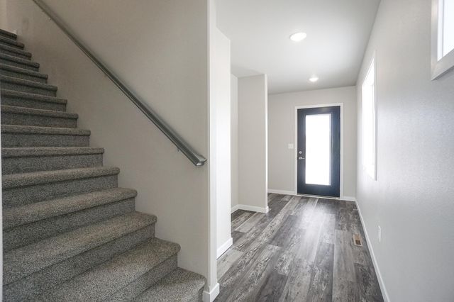 8068 Goldfinch Drive, Horace, ND 58047