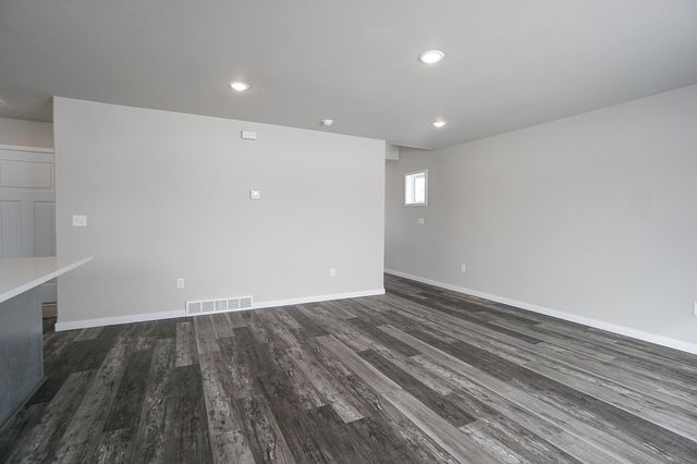 8068 Goldfinch Drive, Horace, ND 58047