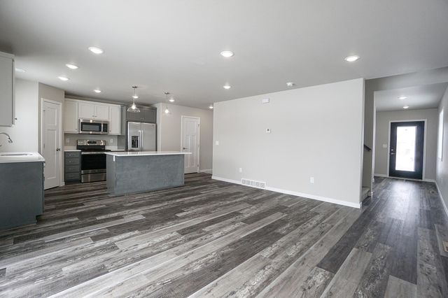 8068 Goldfinch Drive, Horace, ND 58047