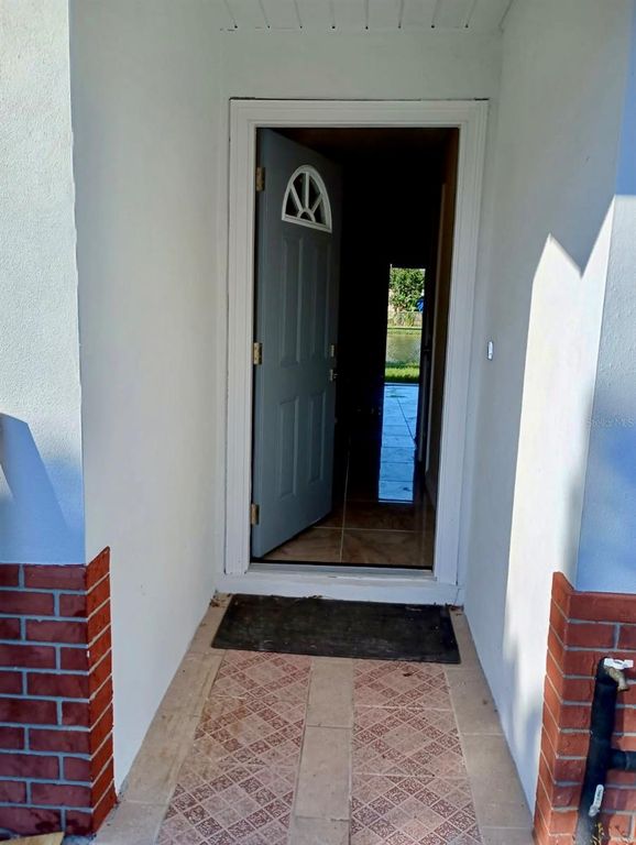 Image 2 of property listing at 6905 LONGMEADE LANE, Orlando, FL 32822