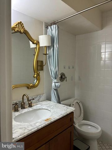 11907 FALLEN HOLLY CT, Great Falls, VA 22066