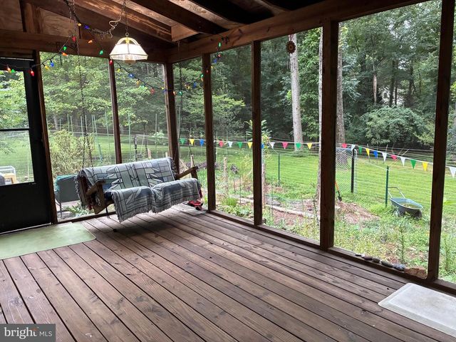 11907 FALLEN HOLLY CT, Great Falls, VA 22066