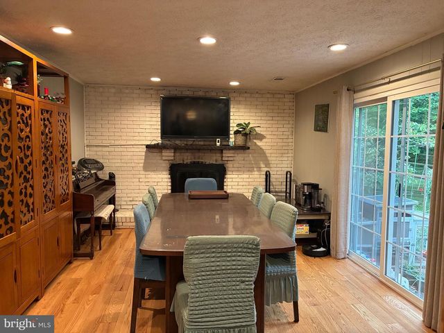 11907 FALLEN HOLLY CT, Great Falls, VA 22066