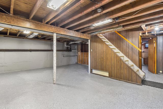 906 Stratford Drive, East Meadow, NY 11554