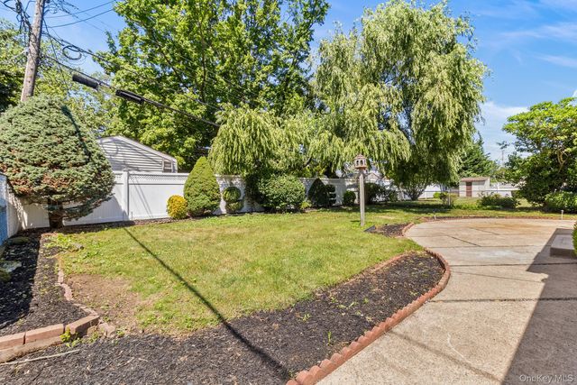 906 Stratford Drive, East Meadow, NY 11554