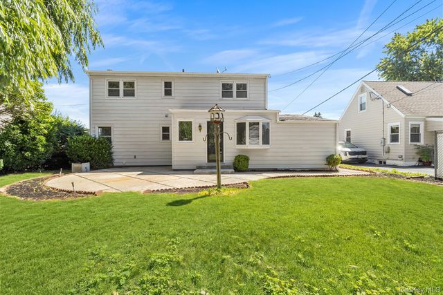906 Stratford Drive, East Meadow, NY 11554