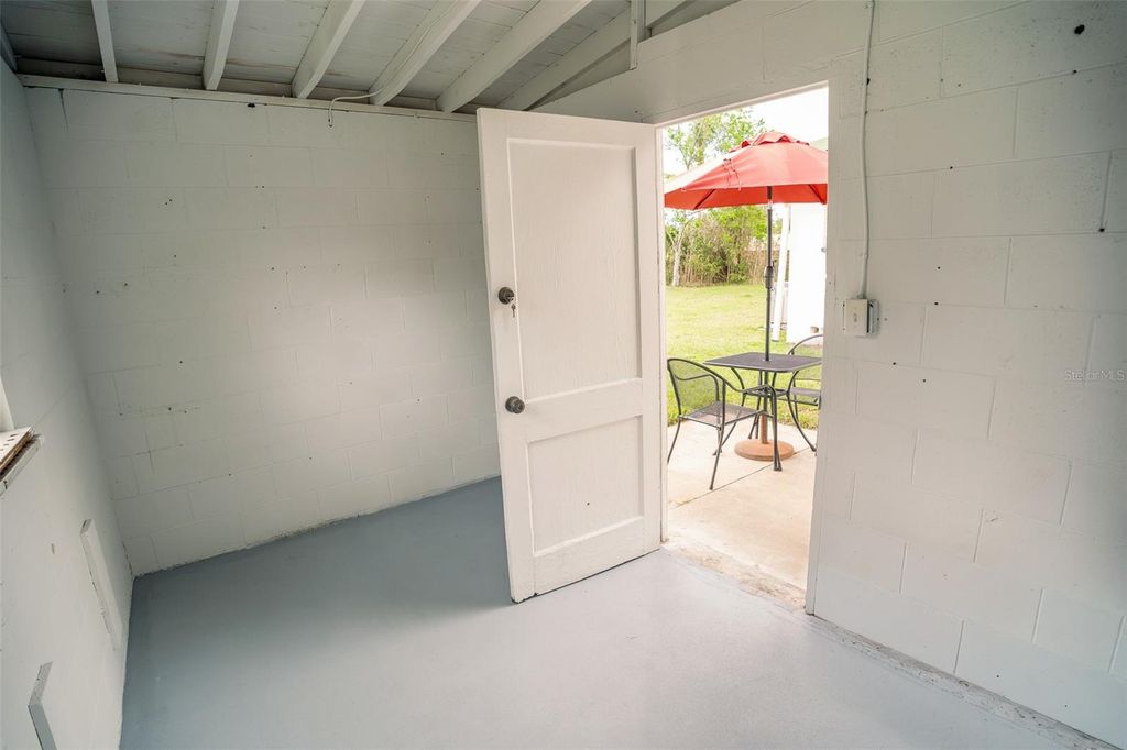 Image 14 of property listing at 121 LEON AVENUE, Deland, FL 32720