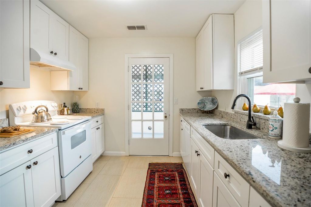 Image 3 of property listing at 121 LEON AVENUE, Deland, FL 32720