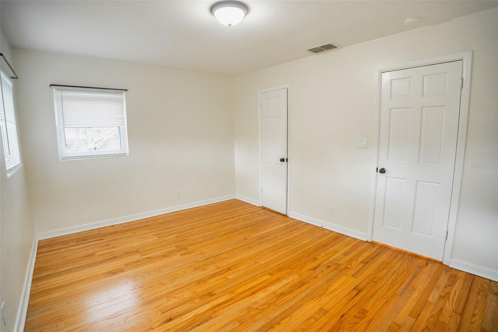 Image 24 of property listing at 121 LEON AVENUE, Deland, FL 32720