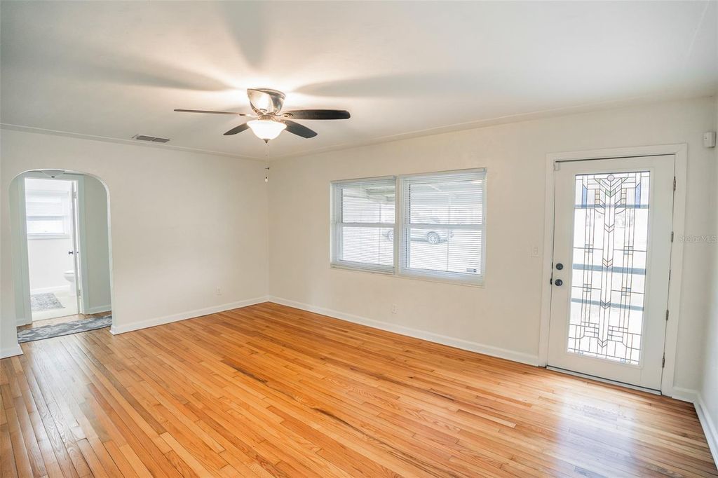 Image 8 of property listing at 121 LEON AVENUE, Deland, FL 32720