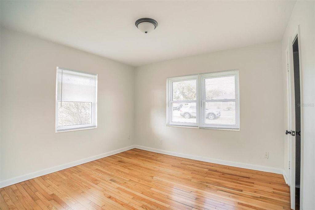 Image 10 of property listing at 121 LEON AVENUE, Deland, FL 32720