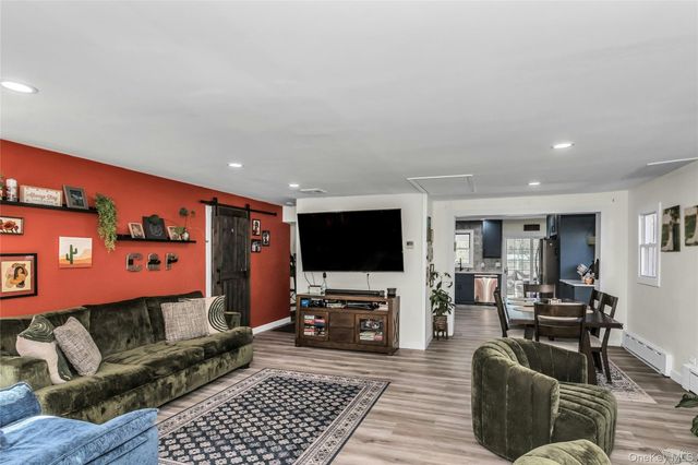 89 Pinelawn Avenue, Shirley, NY 11967