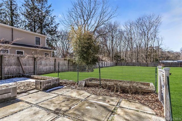 89 Pinelawn Avenue, Shirley, NY 11967