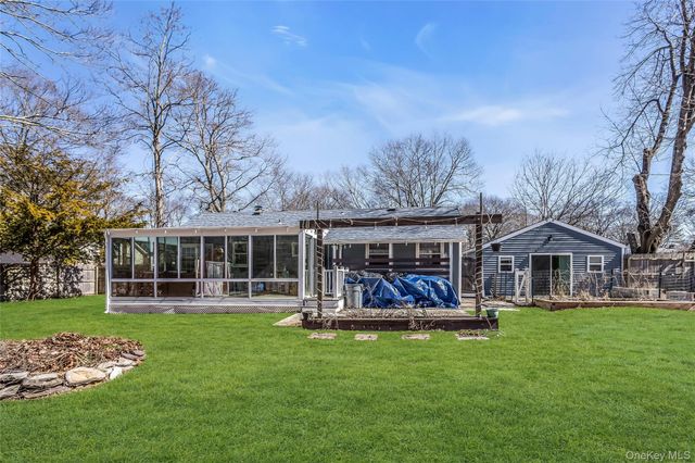 89 Pinelawn Avenue, Shirley, NY 11967