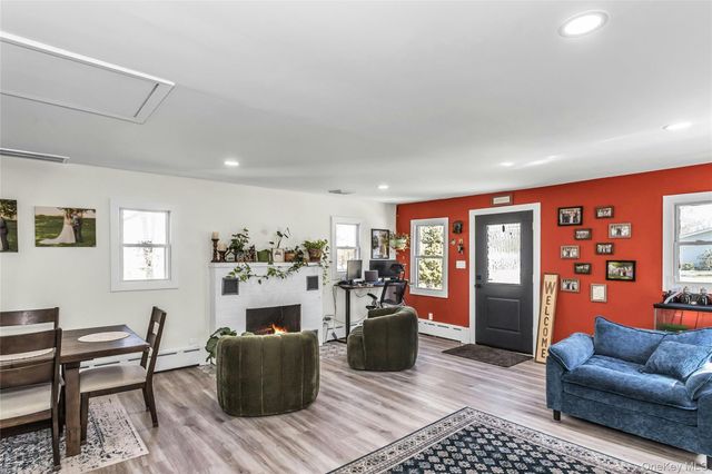 89 Pinelawn Avenue, Shirley, NY 11967