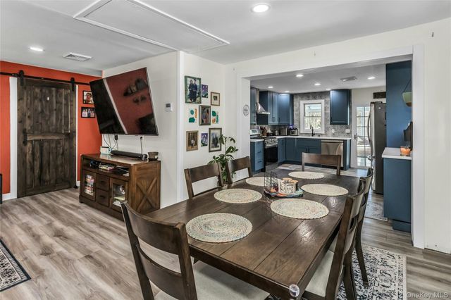 89 Pinelawn Avenue, Shirley, NY 11967