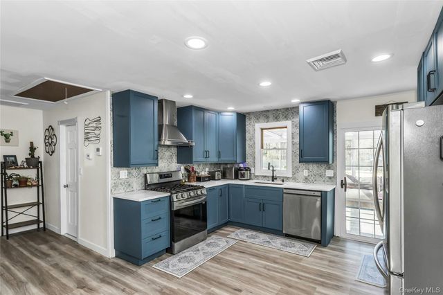 89 Pinelawn Avenue, Shirley, NY 11967