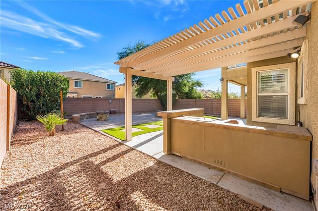 7038 PINK FLAMINGOS Place, North Las Vegas, NV 89084