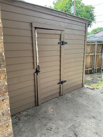 3712 Dexter Avenue, Fort Worth, TX 76107