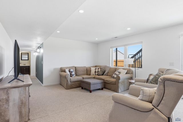 3208 JOPLIN LN, Rapid City, SD 57701