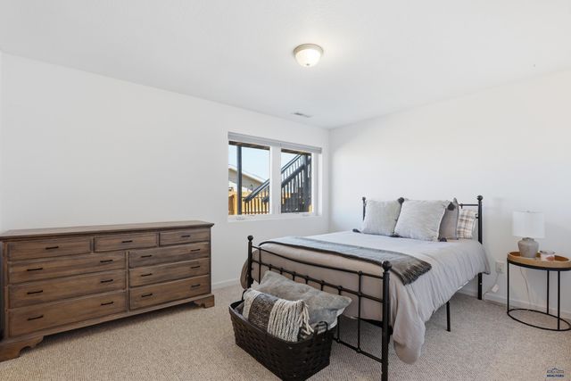 3208 JOPLIN LN, Rapid City, SD 57701