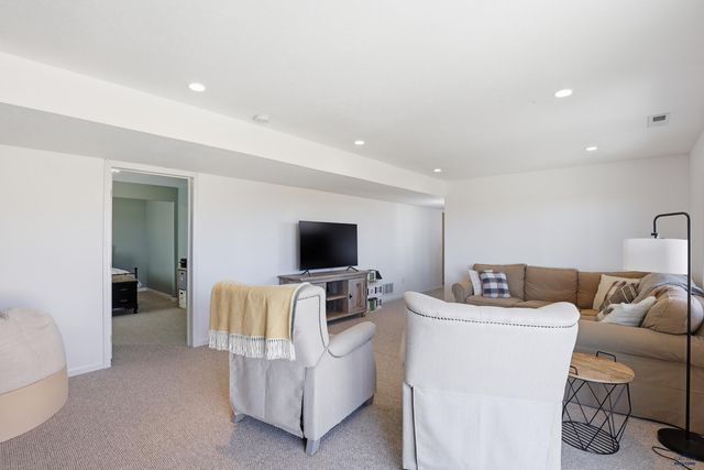 3208 JOPLIN LN, Rapid City, SD 57701