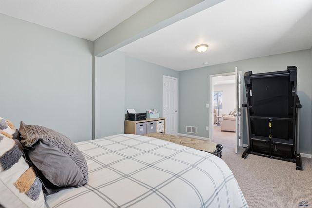 3208 JOPLIN LN, Rapid City, SD 57701