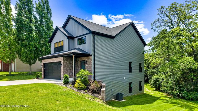 2206 Northgate Dr, La Grange, KY 40031