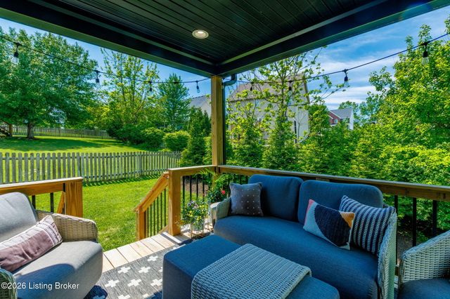 2206 Northgate Dr, La Grange, KY 40031