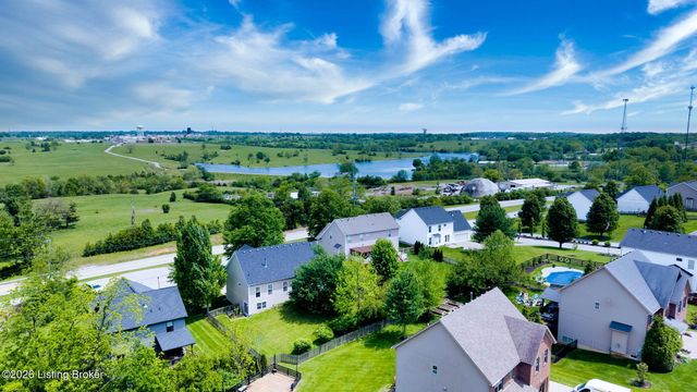 2206 Northgate Dr, La Grange, KY 40031