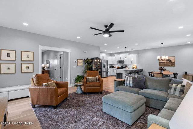 2206 Northgate Dr, La Grange, KY 40031