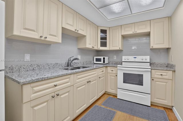 5951 Wellesley Park Dr 508, Boca Raton, FL 33433