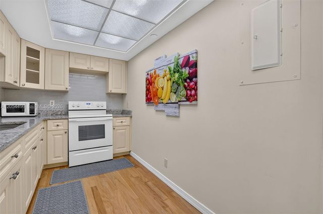 5951 Wellesley Park Dr 508, Boca Raton, FL 33433