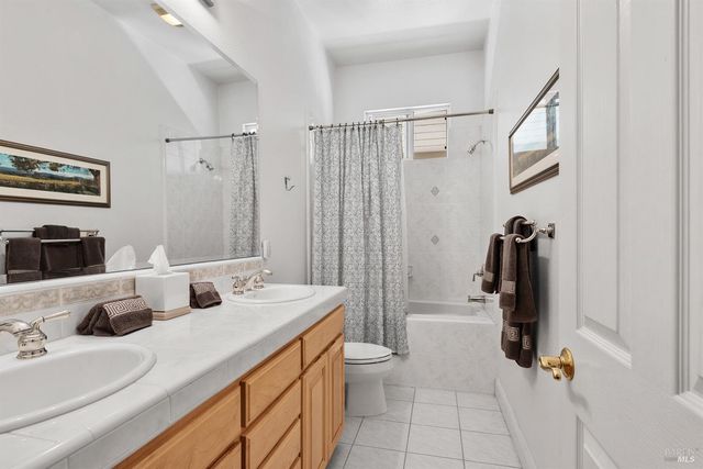 1885 Los Olivos Rd, Santa Rosa, CA 95404