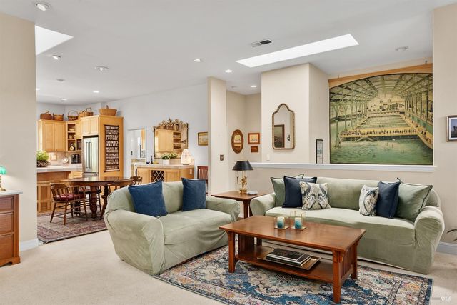 1885 Los Olivos Rd, Santa Rosa, CA 95404